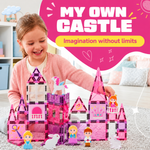 Kind baut ein Prinzessinnenschloss mit Magnetic Tiles Princess Paradise