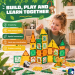 Eltern und Kind bauen gemeinsam mit Magnetic Tiles Jungle Journey