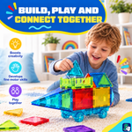 Kind baut mit Magnetic Tiles Kaleidoscopic Creations: fördert Kreativität und Feinmotorik